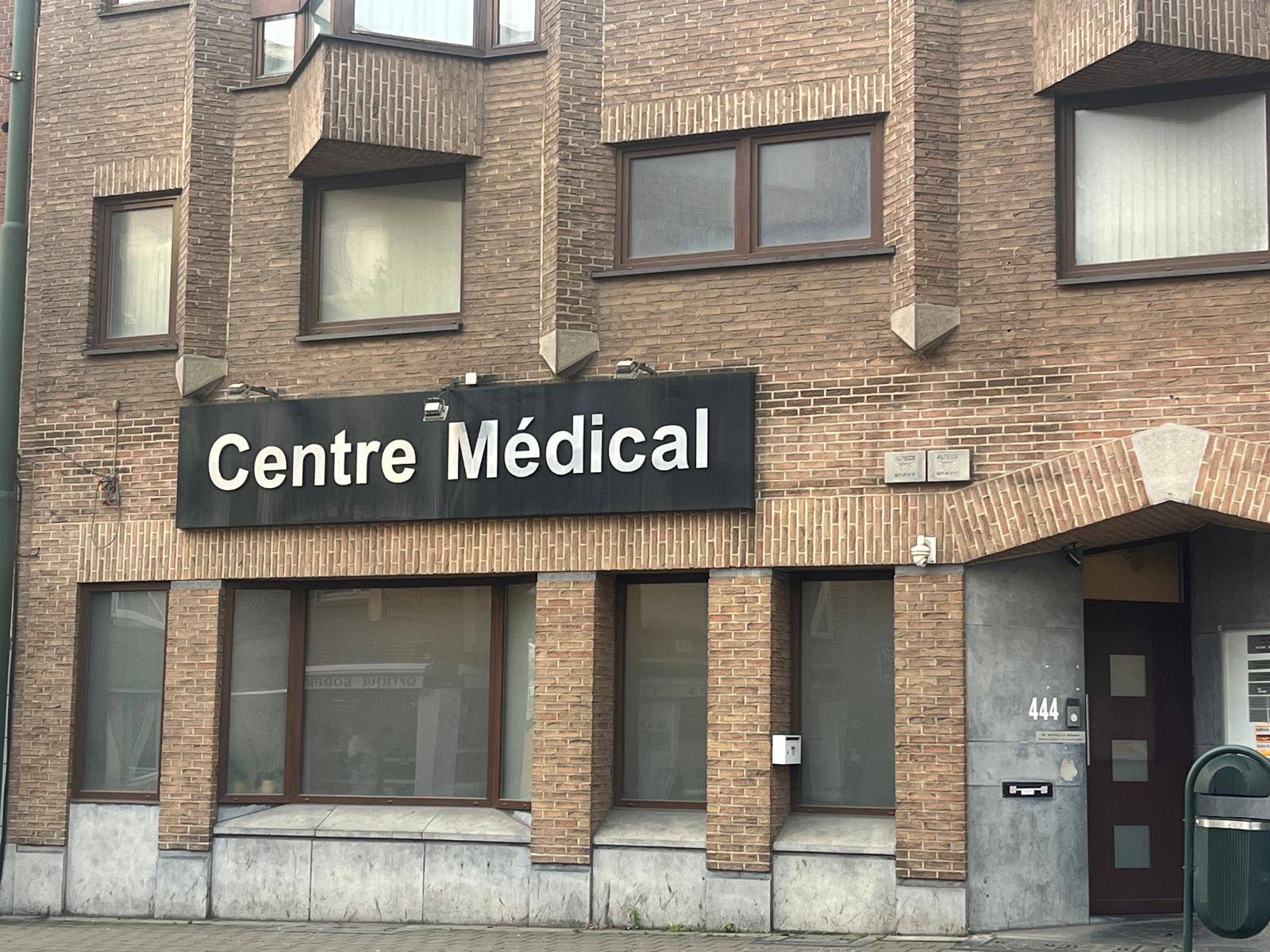 Cabinet Molenbeek-Saint-Jean - facade